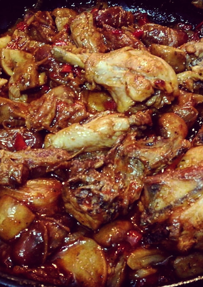 Una foto de Pollo con dátiles