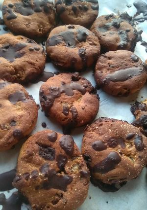Una foto de Galletas de harina de garbanzo y dátiles