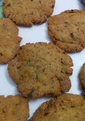 A picture of Whole wheat methi Mathri.