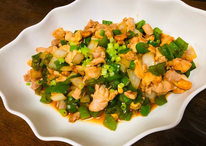 Fried Chicken and Sweet Pepper with Cashew nuts