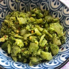 A picture of Garlic and chilli broccoli - vegan.