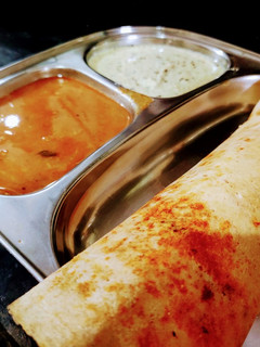 ચીઝ સેઝવાન ડોસા(Cheese Schezwan Dosa Recipe In Gujarati) રેસીપી મુખ્ય ફોટો