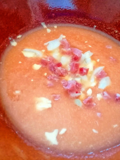 Una foto de Salmorejo con manzana