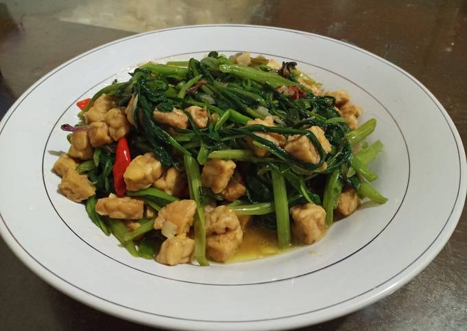Cara Gampang Membuat Tumis kangkung plus tempe, Menggugah Selera