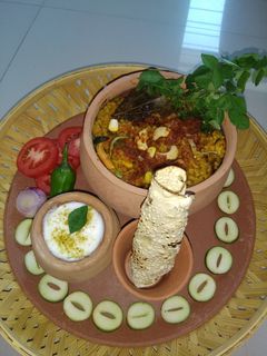 વેજ.દલિયા ખીચડી વિથ પંજાબી તડકા રેસીપી મુખ્ય ફોટો