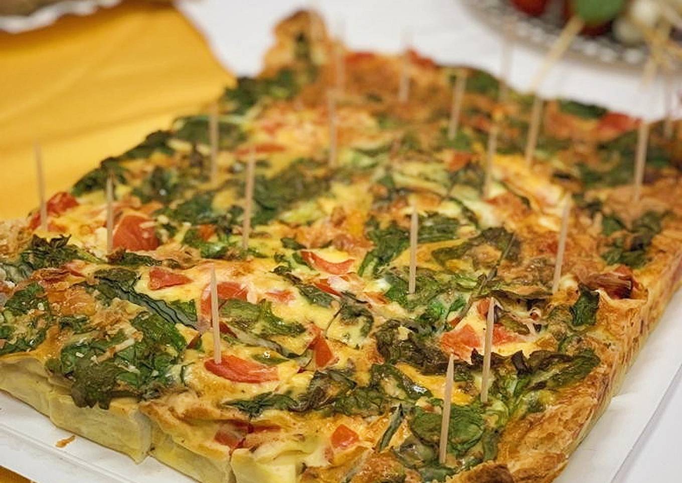 Quiche gigante saludable de verduras y queso