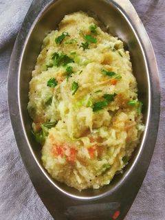 उपमा(upma recipe in hindi) रेसिपी मुख्य फोटो