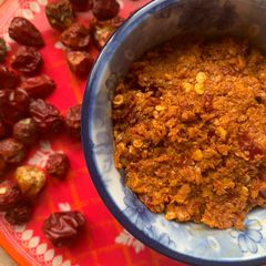 Lehsan aur mirch chutney A picture of Lehsan aur mirch chutney.