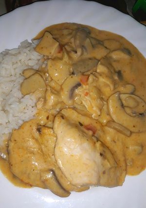 Tejszínes-gombás pulykamell recept fotója