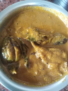 ஆந்திரா ஸ்டைல் வங்காய் புலுசு (Andhra style vankaai pulusu recipe in tamil) செய்முறை முக்கிய புகைப்படம்
