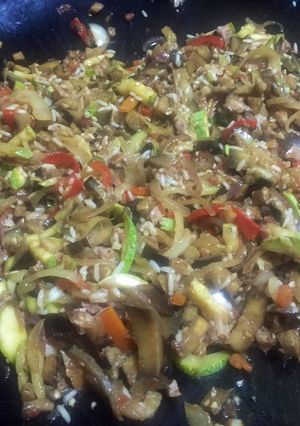 Una foto de Verduras con arroz al disco