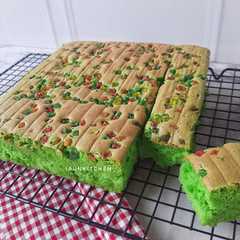 A picture of 107. Bolu Pandan Sukade.