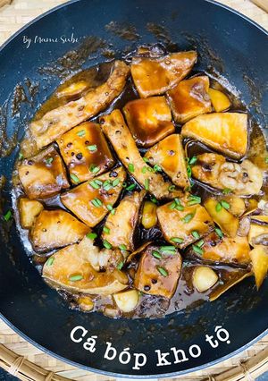 Hình của món Cá bóp kho tộ.