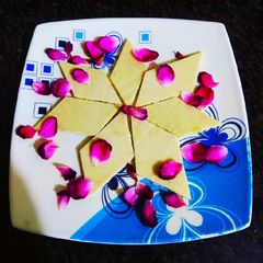 A picture of Kaju katli.