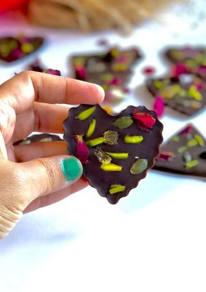 A picture of Heart Chocolate nuts bites.