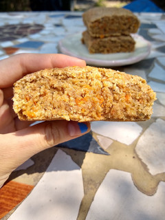 Una foto de Cuadraditos carrot cake vegan