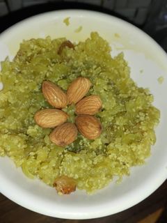 लौकी का हलवा (lauki ka halwa recipe in Hindi) रेसिपी मुख्य फोटो