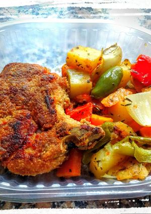 Foto principal de Costeleta de Cerdo Rebozada con Verduras Grilladas 👨🏾🍳🍴