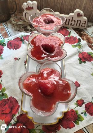 صورة لوصفة تحلية الفراولة بكريمة سهلة