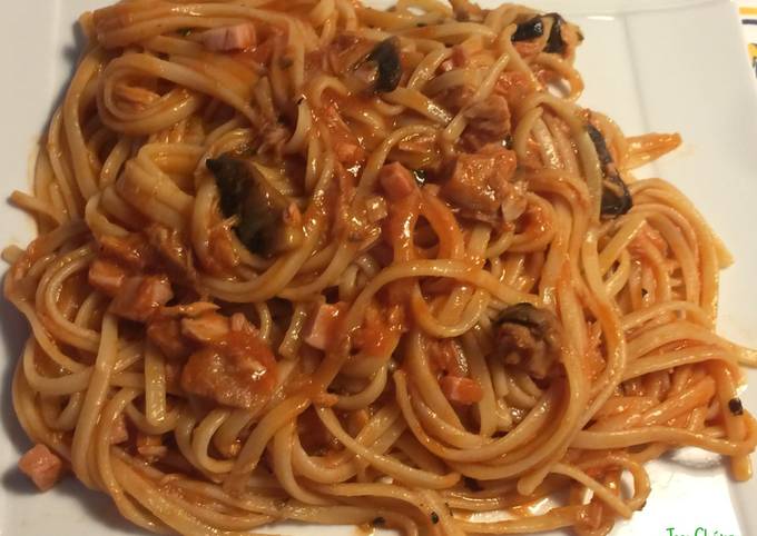 Foto principal de Espaguetis con champiñones, atún y jamón