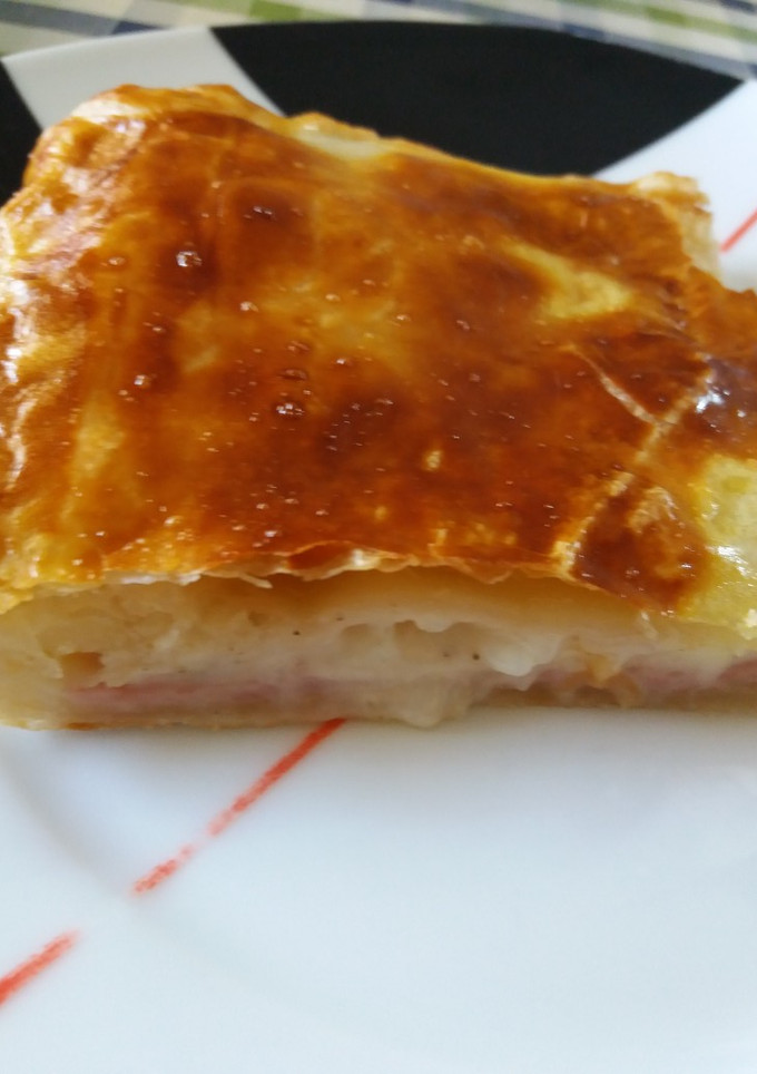 Una foto de Hojaldre de jamón y queso