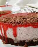Mousse de stracciatella con fresa y chocolate