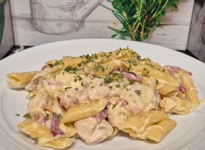 Une photo de One pot pasta au poulet lardons et crème au Cookeo infnity 😀