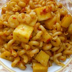 A picture of Macaroni and yam.
