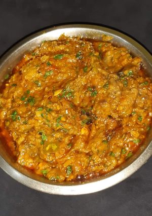 बैंगन का भरता (baigan Ka bharta recipe in Hindi) रेसिपी मुख्य फोटो