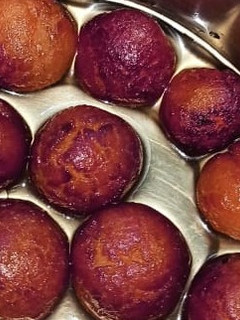 ரவை பிரட் குலாம் ஜாமுன் செய்முறை முக்கிய புகைப்படம்