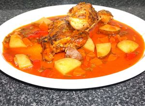 Una foto de Trutros de pollo estofados al horno