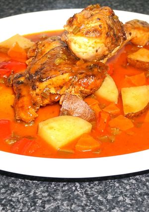 Una foto de Trutros de pollo estofados al horno
