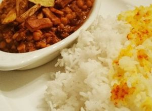 Foto principal de Asian Estofado de carne y lentejas con arroz blanco al estilo persa