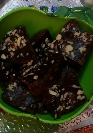 A picture of Chocolate barfi.