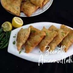A picture of Kasuri Methi Aloo Samosas.