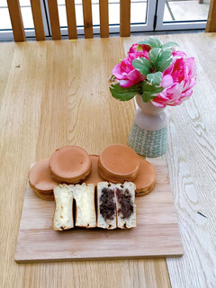 A picture of Imagawayki / Japanese stuffed pancake.