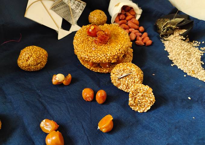 Chikki cake and sesame ladoos