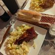 Vacío al horno con ensalada de papa, huevo y mayonesa