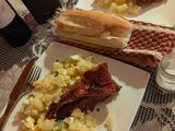 Vacío al horno con ensalada de papa, huevo y mayonesa