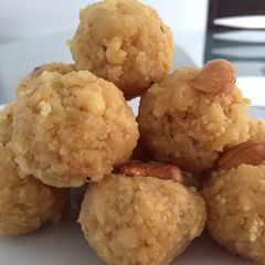 A picture of Motichor laddoo.