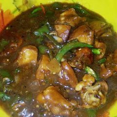 A picture of Hot Garlic Chilli Chicken.