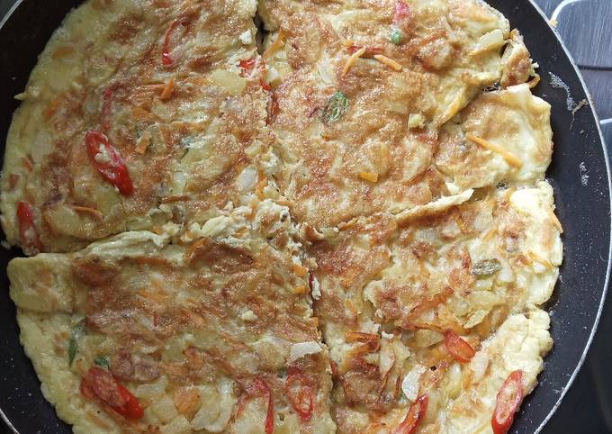 Telur Dadar KenWo (Kentang Wortel) [Omelete with Potato&Carrot]