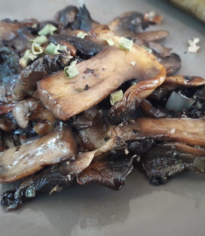 Une photo de Poêlée de champignons à la plancha