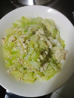 Hình của món Bí ngòi xào trứng.