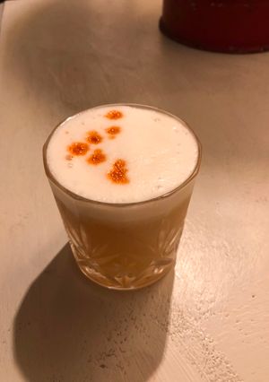 A picture of Pisco sour.