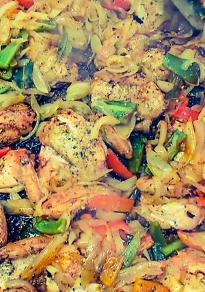 Una foto de Pollo con verduras de mi abuela