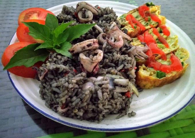 Anti Ribet, Bikin Nasi Goreng Cumi Hitam 🍛 Irit Anti Gagal