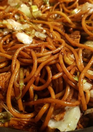 Chilis gyömbéres pirított tészta csirkehússal recept fotója