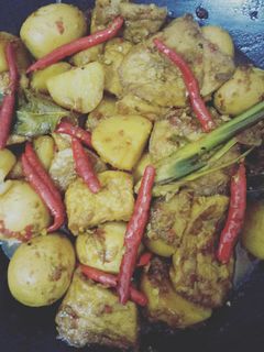 Foto resep Kentang tahu telor bumbu rujak pedes nampooolll.....