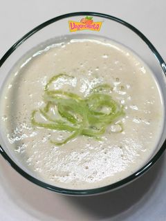 Una foto de Ajo Blanco o Crema de Almendras